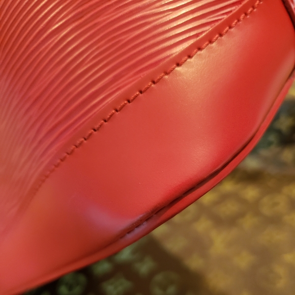 Louis Vuitton Alma PM - Picture 11 of 13